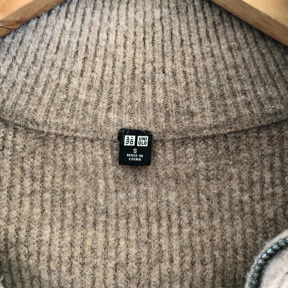 UNIQLO Acrylic/ Wool Blend 1/4 Zipper Sweater Size Small - Picture 6 of 9